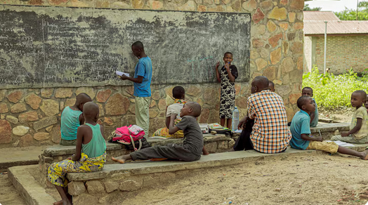 L&rsquo;Éducation, le Vrai Moteur du Changement : Comment une École Much Love Transforme un Village